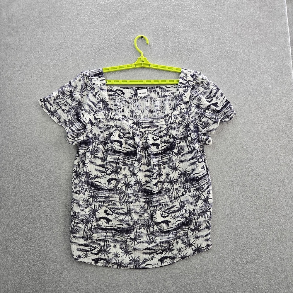 Torrid Women Blouse 2 White Floral Scoop Neck Short Sleeve
